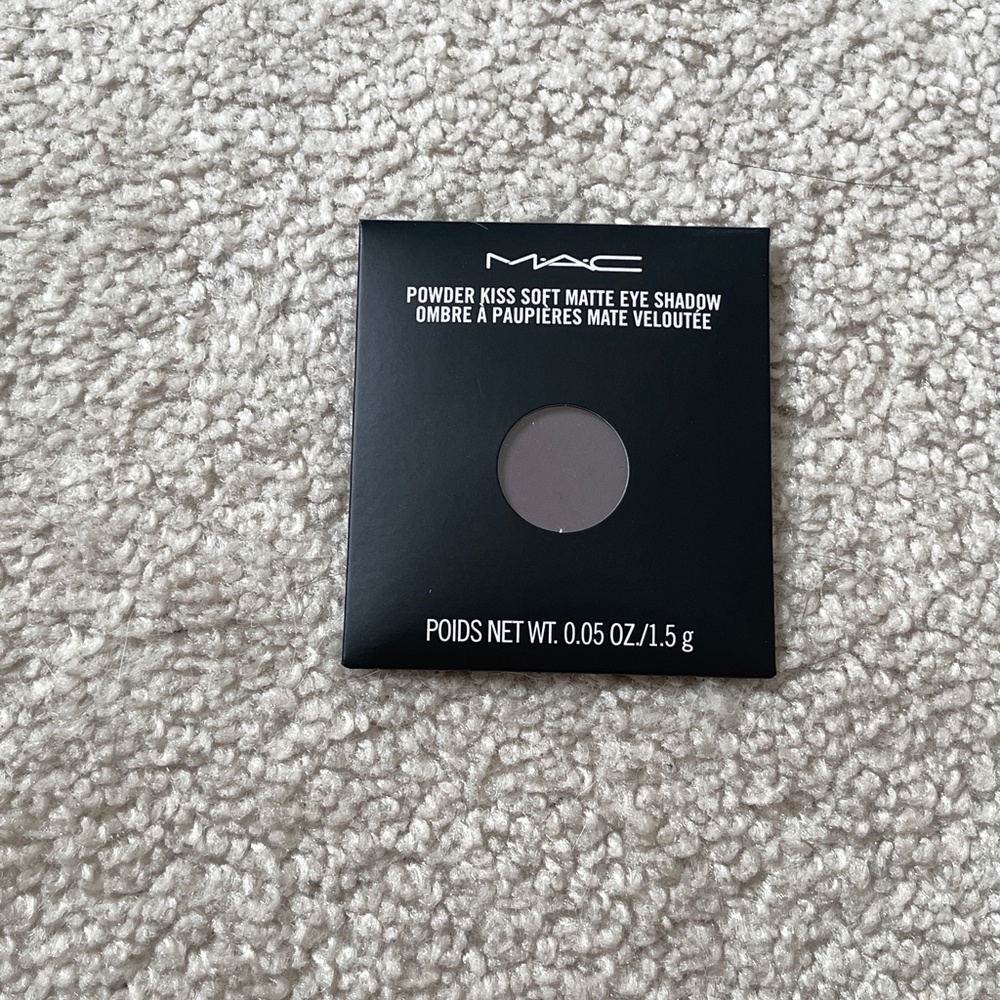NEW MAC IT'S VINTAGE refill POWDER KISS MATTE EYE SHADOW PRO PALETTE PAN 1.5g